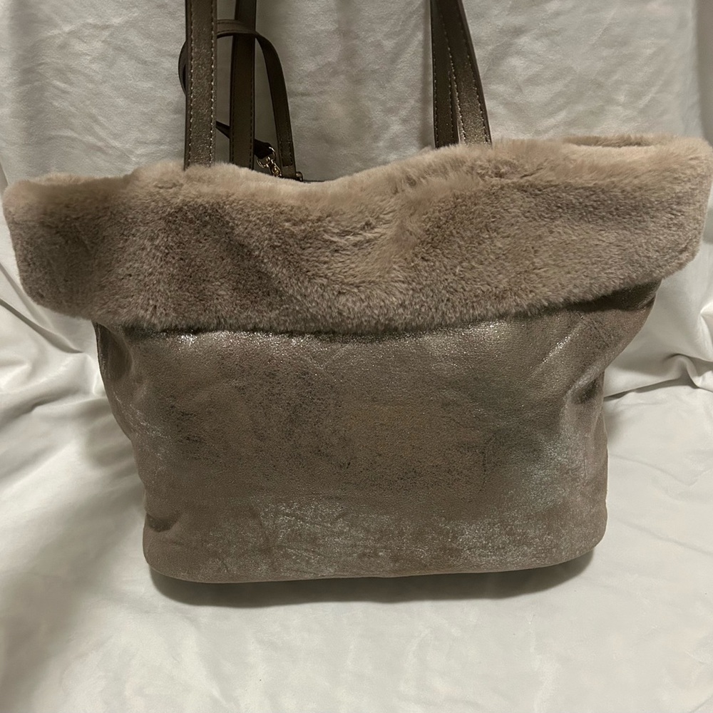 Jessica Simpson Tote - Picture 4 of 9